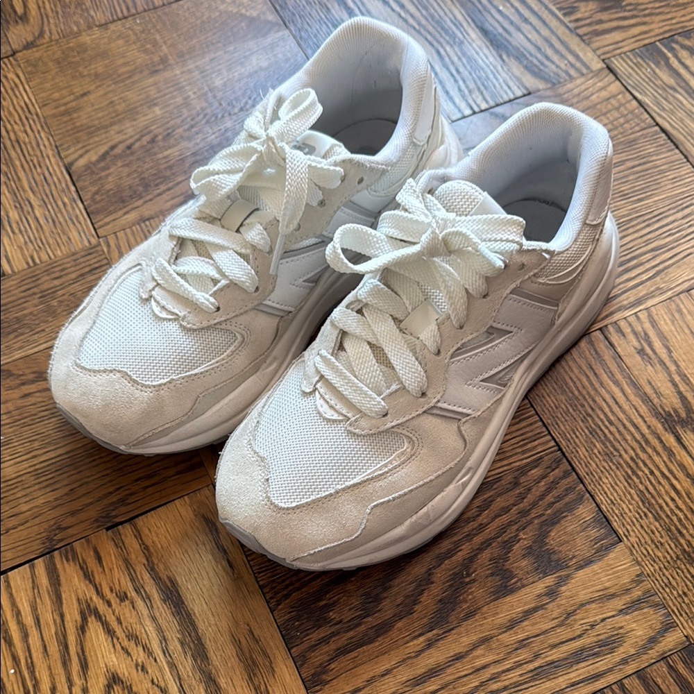 New Balance 57/40 Sneakers SEA SALT/WHITE size 8